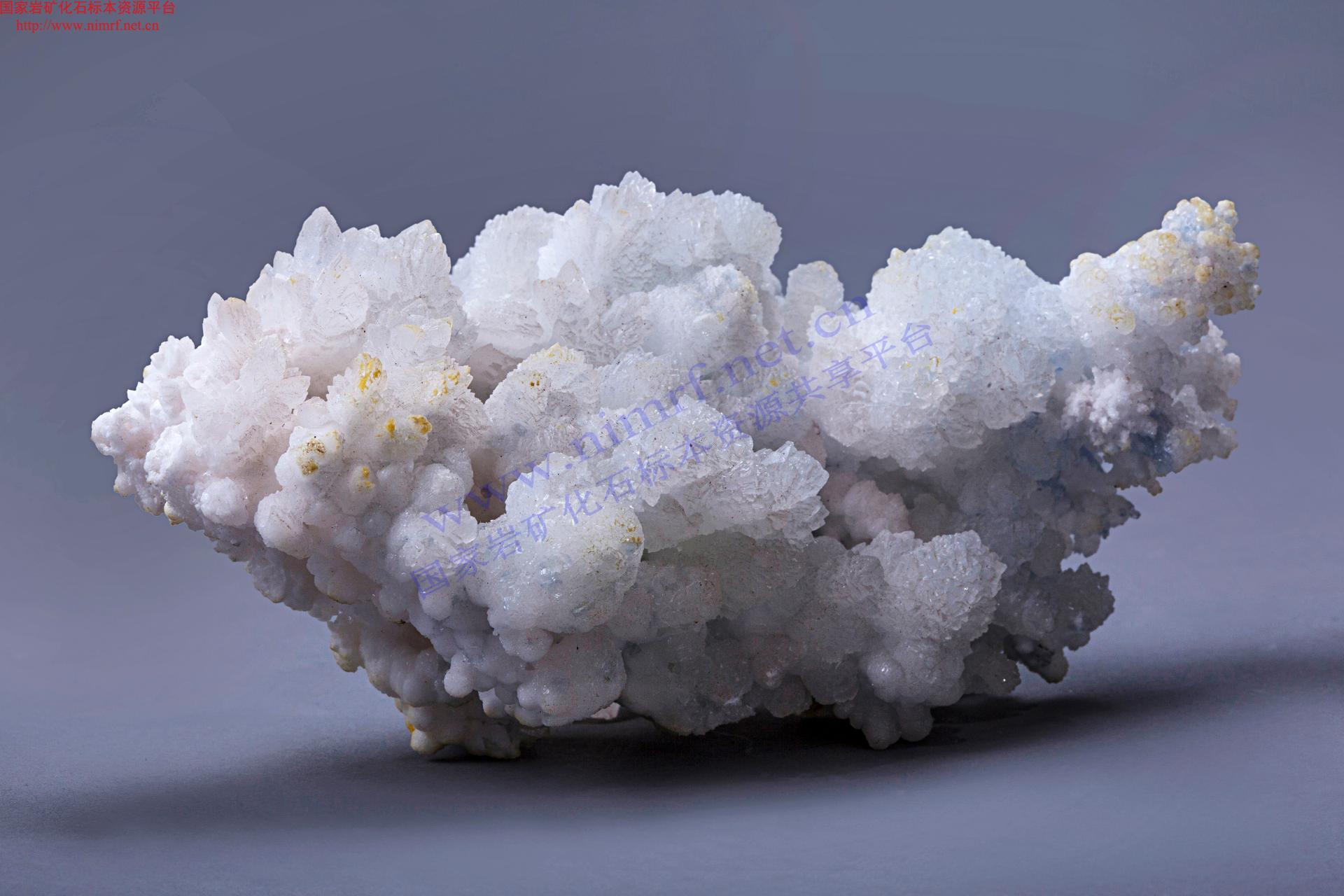 天然蓝晶石水晶原石 天青石 随型大颗粒 可做吊坠 圆珠 一手货源-阿里巴巴